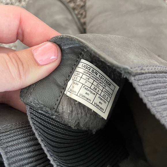 Gray UGG boots Size 8.5 (USA) - Picture 3 of 3